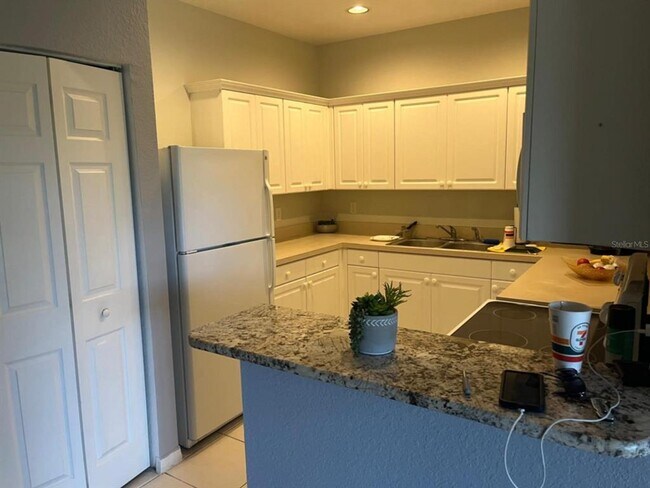 Building Photo - 3962 Mediterranea Cir