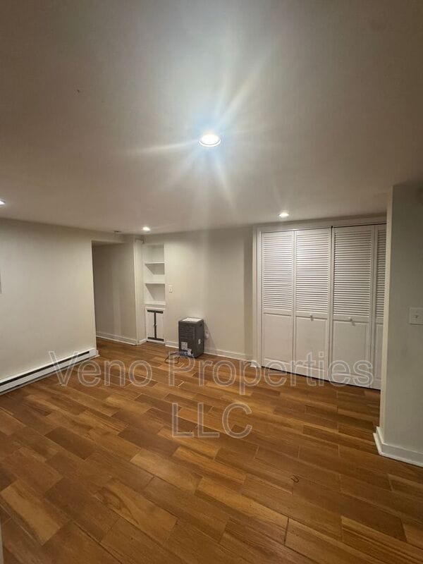 Building Photo - 402 Hamilton St