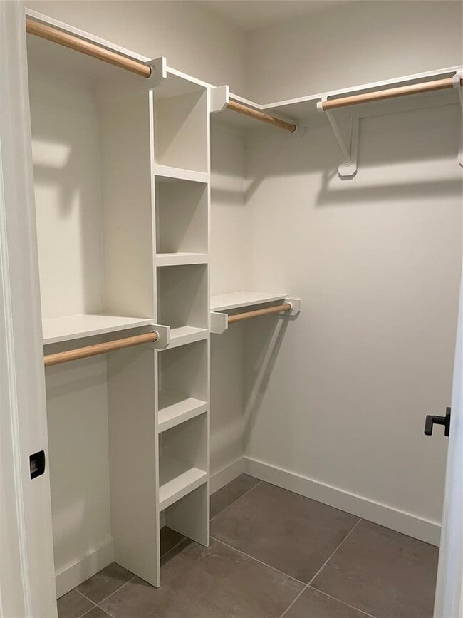 Building Photo - 84 East Ave