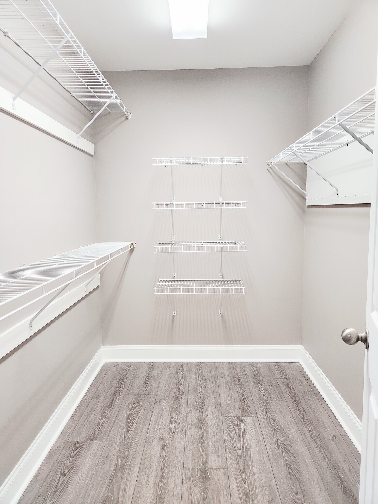 Building Photo - 420 Nathan St