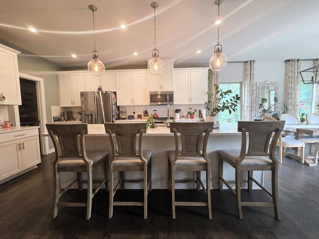 Building Photo - Executive home in Tarrington Subdivision on quiet cul-de-sac lot.