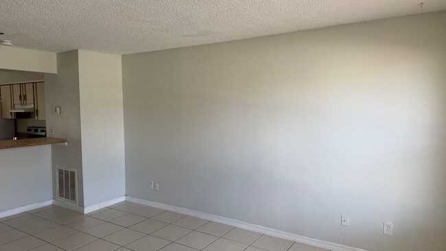 Building Photo - Two bedroom one bathroom, one car garage