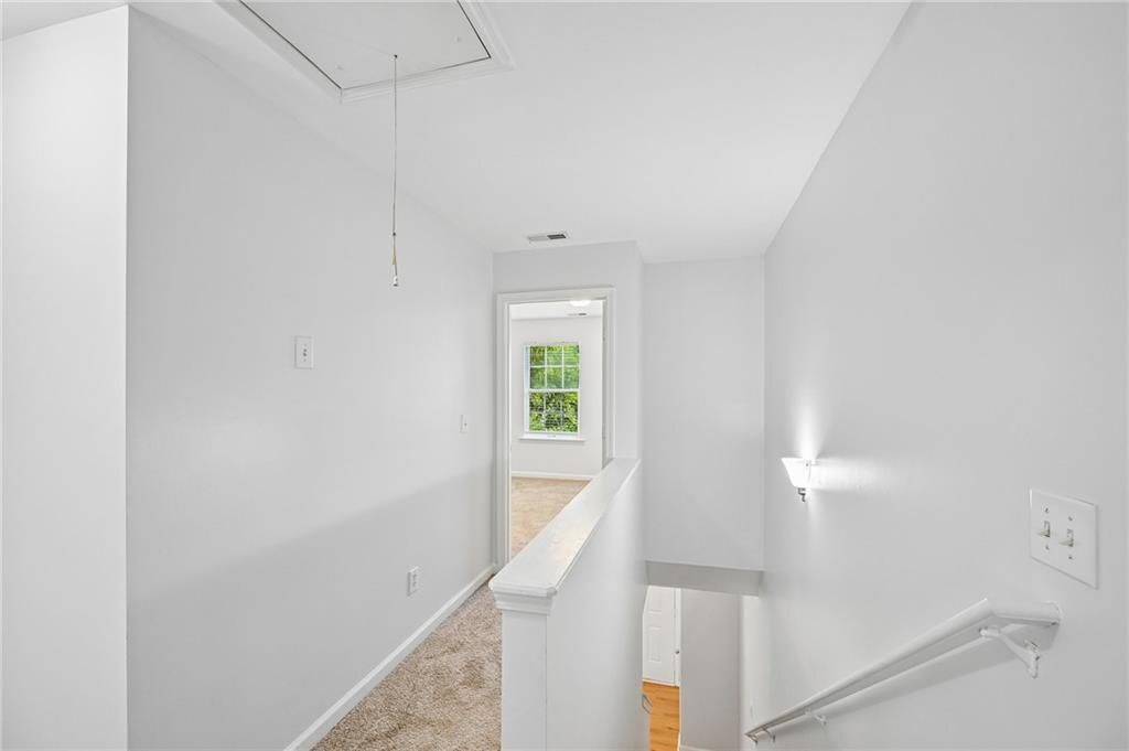 Building Photo - 725 Crestwell Cir