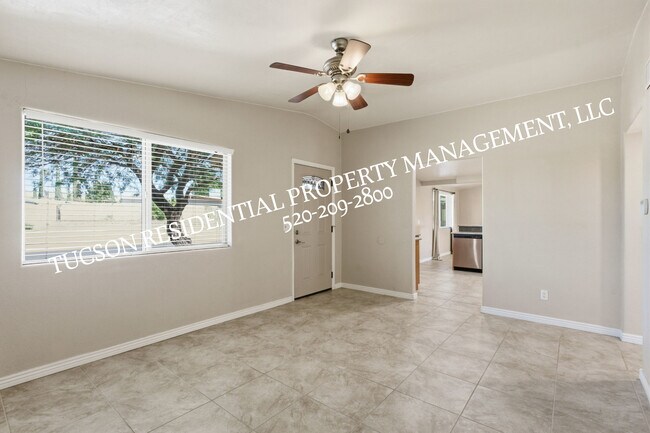 Building Photo - 9712 E Nicaragua Pl