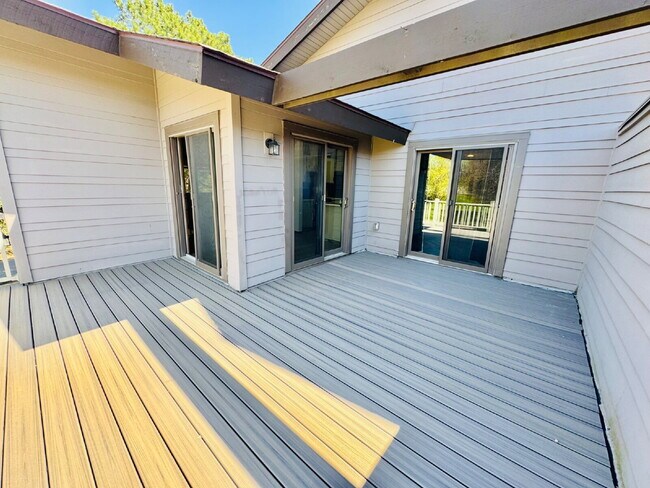 Building Photo - 14600 Hampshire Pl