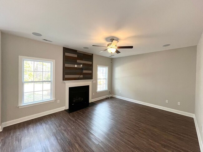 Building Photo - Fantastic 4BD, 2.5BA Home Near Downtown Fuquay-Varina with HOA Amenities, bonus office and 2-Car ...