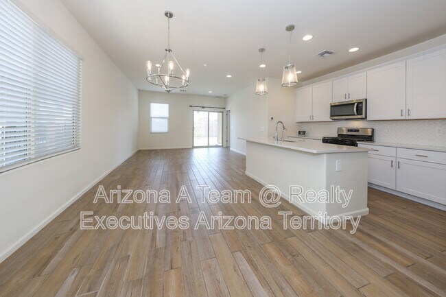 Primary Photo - 7867 S Walnutview Dr