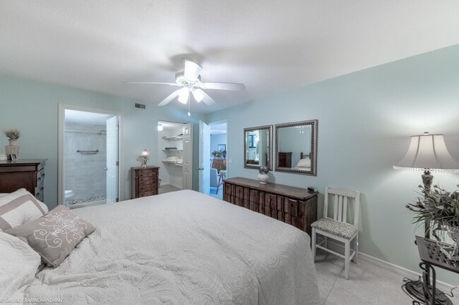 Building Photo - TURNKEY FURNISHED RENTAL ON GOLF COURSE. GROUND FLOOR UNIT