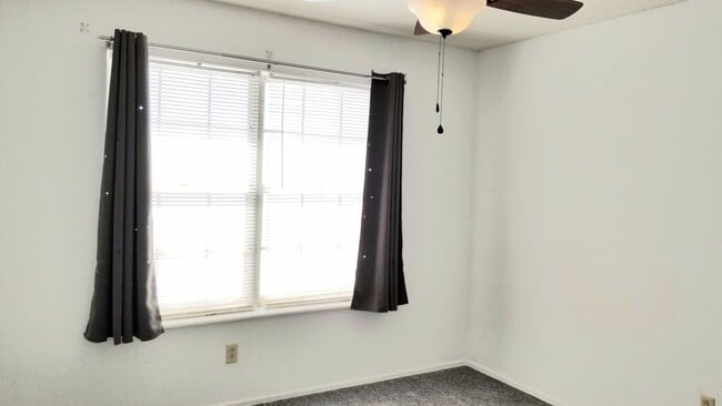 Building Photo - GREAT HOME ON QUIET STREET