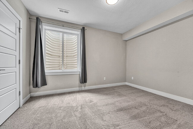Building Photo - $3,145.95- 3 Bed, 3.5 Bath Townhome in Denver with Central AC and In Unit Laundry
