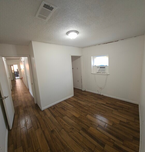 Building Photo - 221 Edison Drive