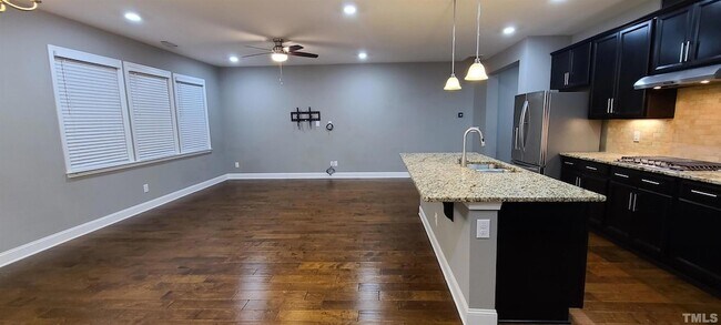 Building Photo - 529 Buhrstone Dr