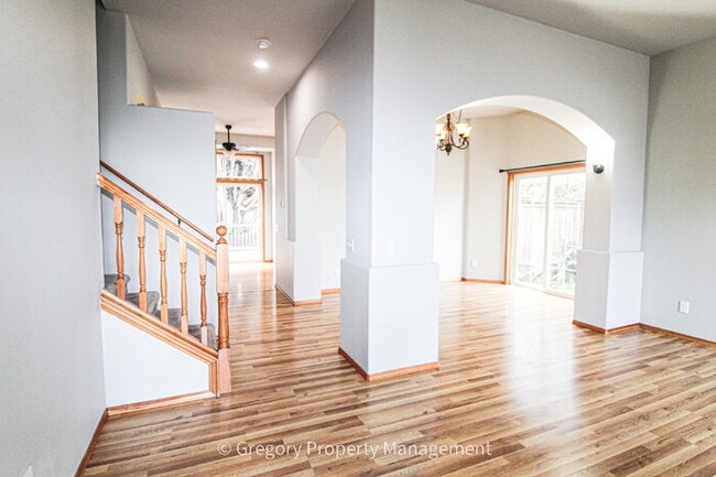 Building Photo - Well Maintained 1st Time Rental 4bed 3bath 2 Car 2076sf New Paint. Huge Fenced Backyard A/C