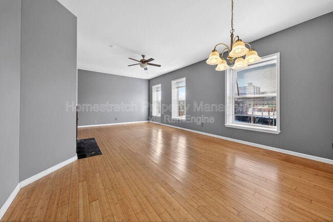 Building Photo - 322 N Boyle Ave