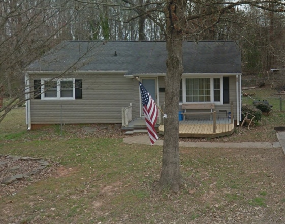 Building Photo - 3 bed, one bath house in Mebane