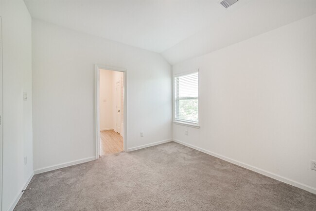 Building Photo - 547 Bristol Tide Ct