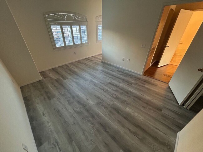 Building Photo - BEAUTIFUL WEST HARMON AREA CONDO LOCATED CENTRAL LAS VEGAS