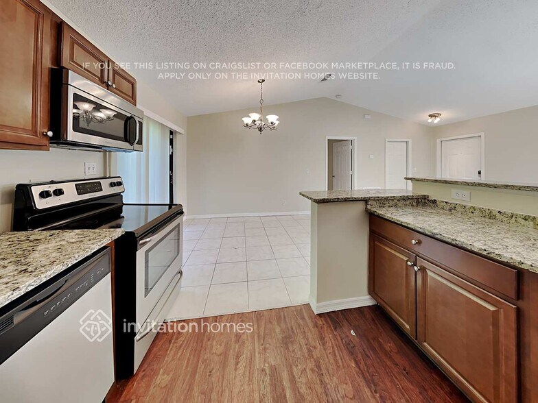 Building Photo - 3020 SW Vittorio St