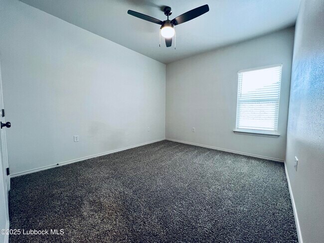 Building Photo - 5518 Kemper St