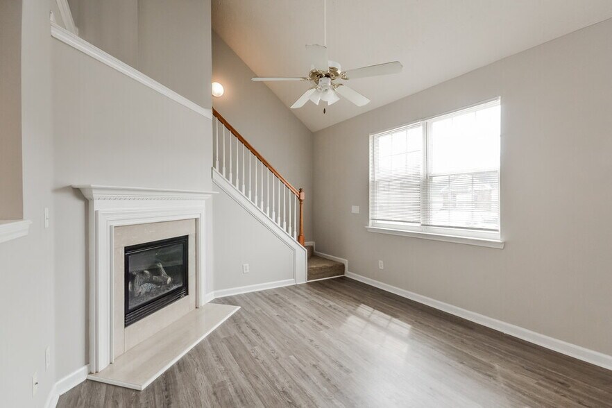 Building Photo - 145 Meadowridge Dr