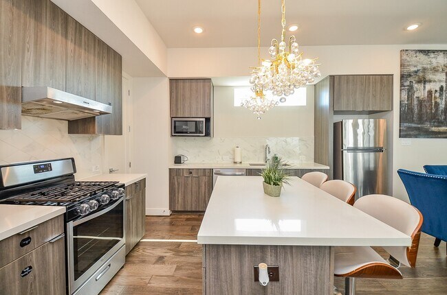 Building Photo - 5811 Fairdale Ln