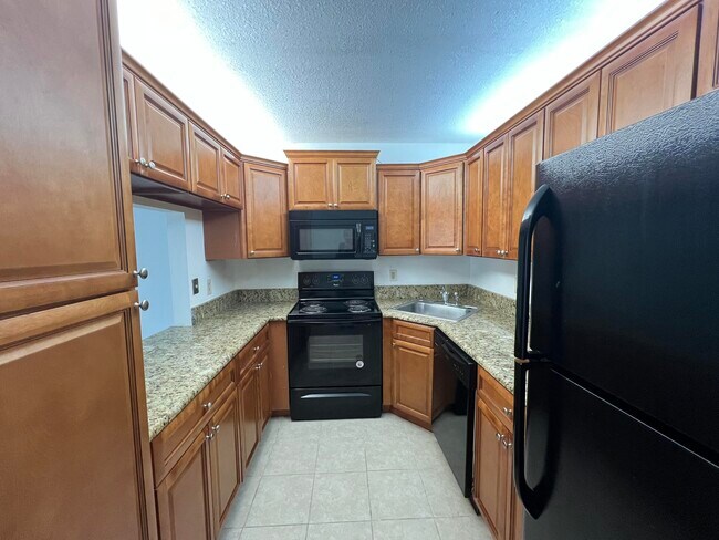 Building Photo - 1115 Green Pine Blvd