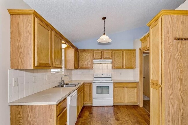Building Photo - 221 S Maize Rd