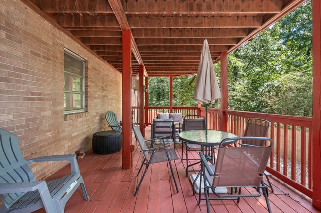 Building Photo - 1618 Cooper Lake Rd SE