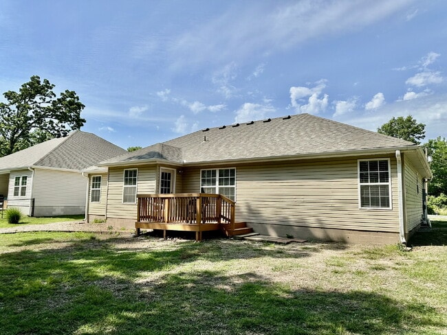 Building Photo - 6 Roessler Ln