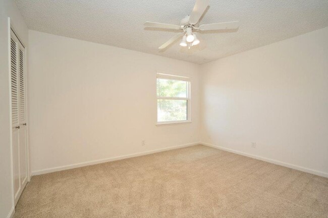 Building Photo - Desirable 3 Bedrooms, 2.5 Bathrooms, 2 Story North Napa Home with Vineyard Views in Springwood De...