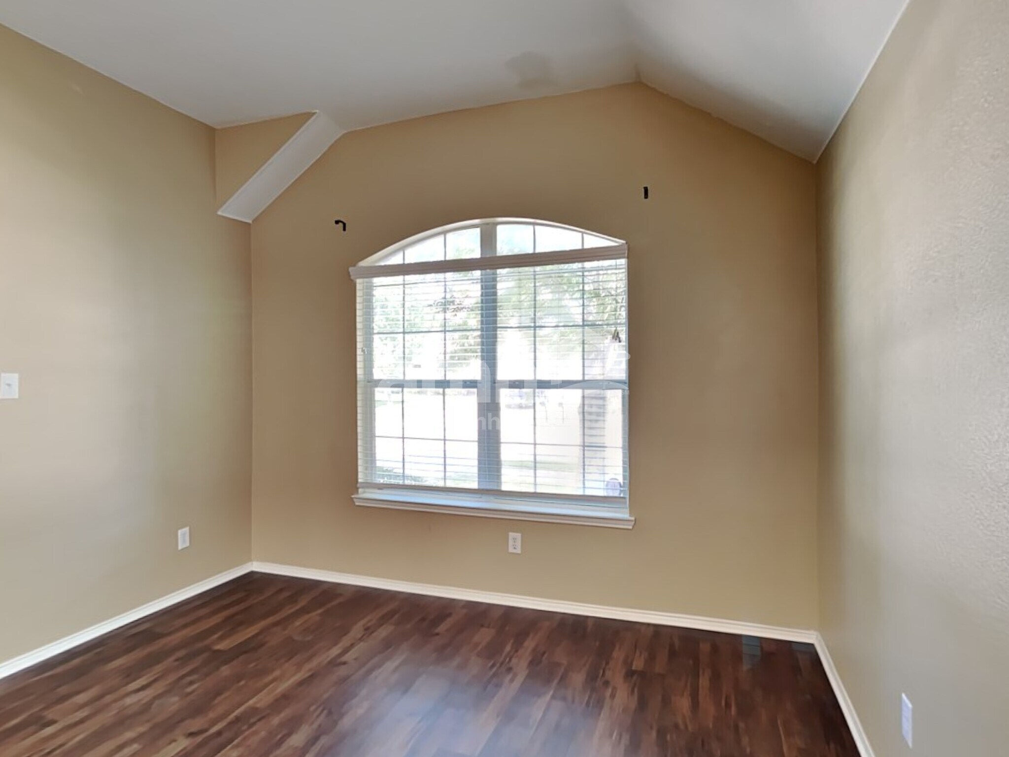 Building Photo - 9613 Glenshee Dr