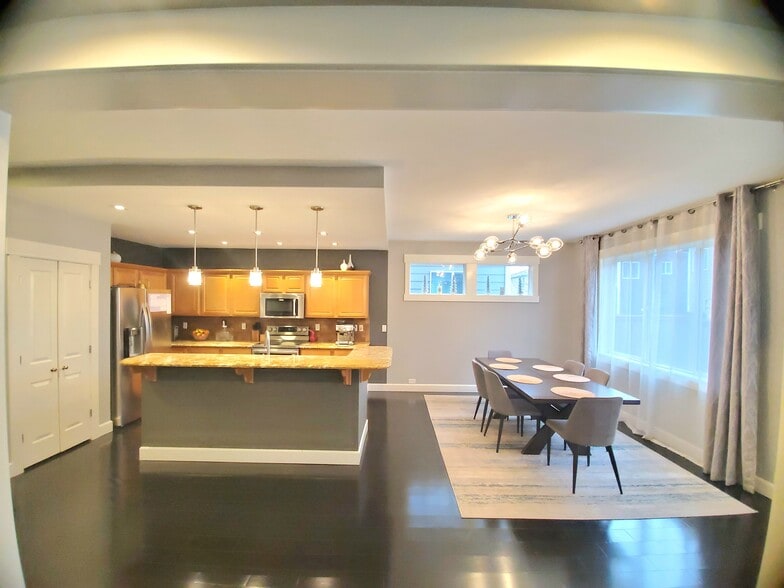 Building Photo - 6904 Anthem St E