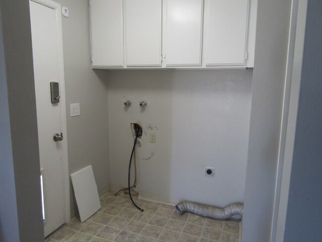Building Photo - 1205 N Meridian Rd