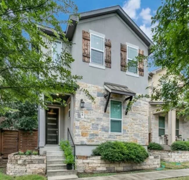 Primary Photo - Townhome For Rent Half off deposit for OCT...