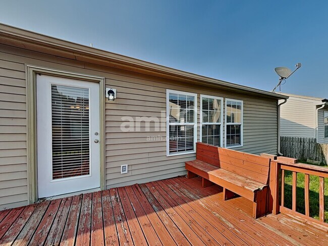 Building Photo - 10845 Albertson Dr