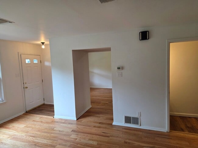 Building Photo - 2811 W 28th St