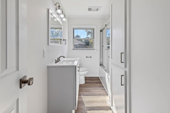 Building Photo - Updated 4/2 in Sulphur!