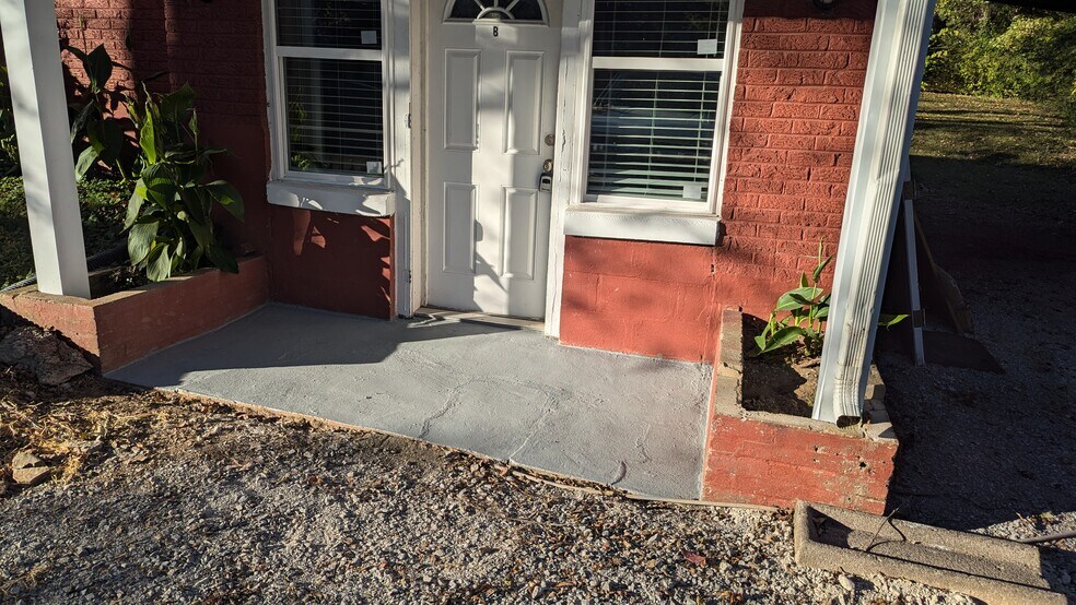 Primary Photo - 613 Vantrease Rd
