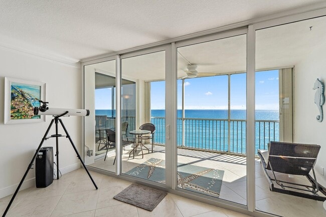 Building Photo - 840 Ocean Dr