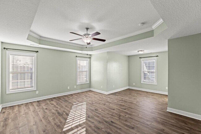 Building Photo - Gorgeous Home Offering Over 3000 HSF!