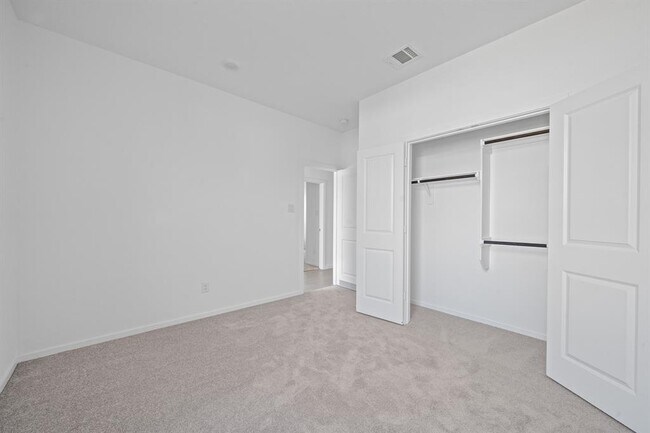 Building Photo - 6410 Laguna Terra Dr