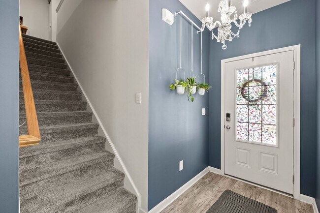 Building Photo - Gorgeous 3 BR/2.5 BA Townhome in Marietta-...