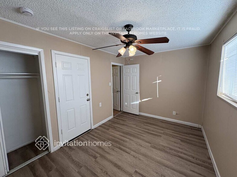 Building Photo - 2315 W St John Rd