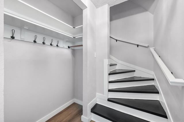 Building Photo - 703 Timberline Dr