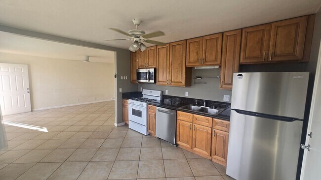 Building Photo - 424-26 Delaware st