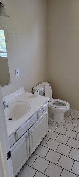 Building Photo - 304 Willow Way
