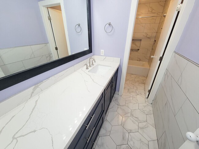 Building Photo - Welcome to this beautifully maintained home offering flexible living with 4/5 spacious bedrooms a...