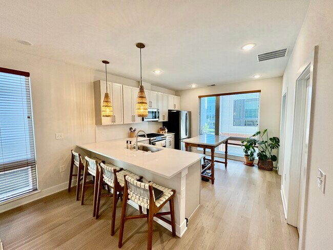 Building Photo - 7304 Pk Pl Ct
