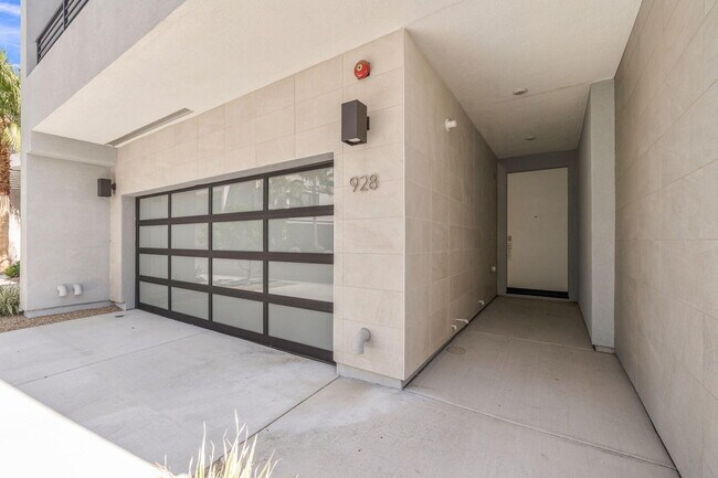 Building Photo - 928 Galaxy Dr