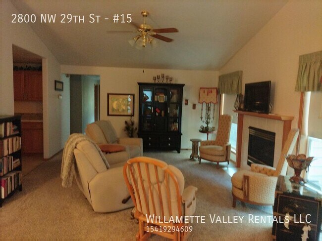Building Photo - Furnished townhouse in NW Corvallis